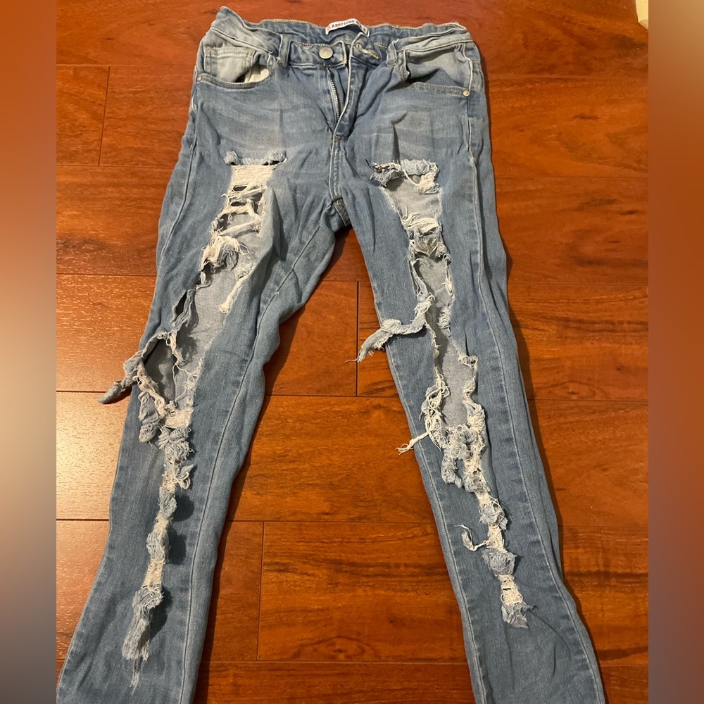 American Baz women’s distressed jeanss size 7